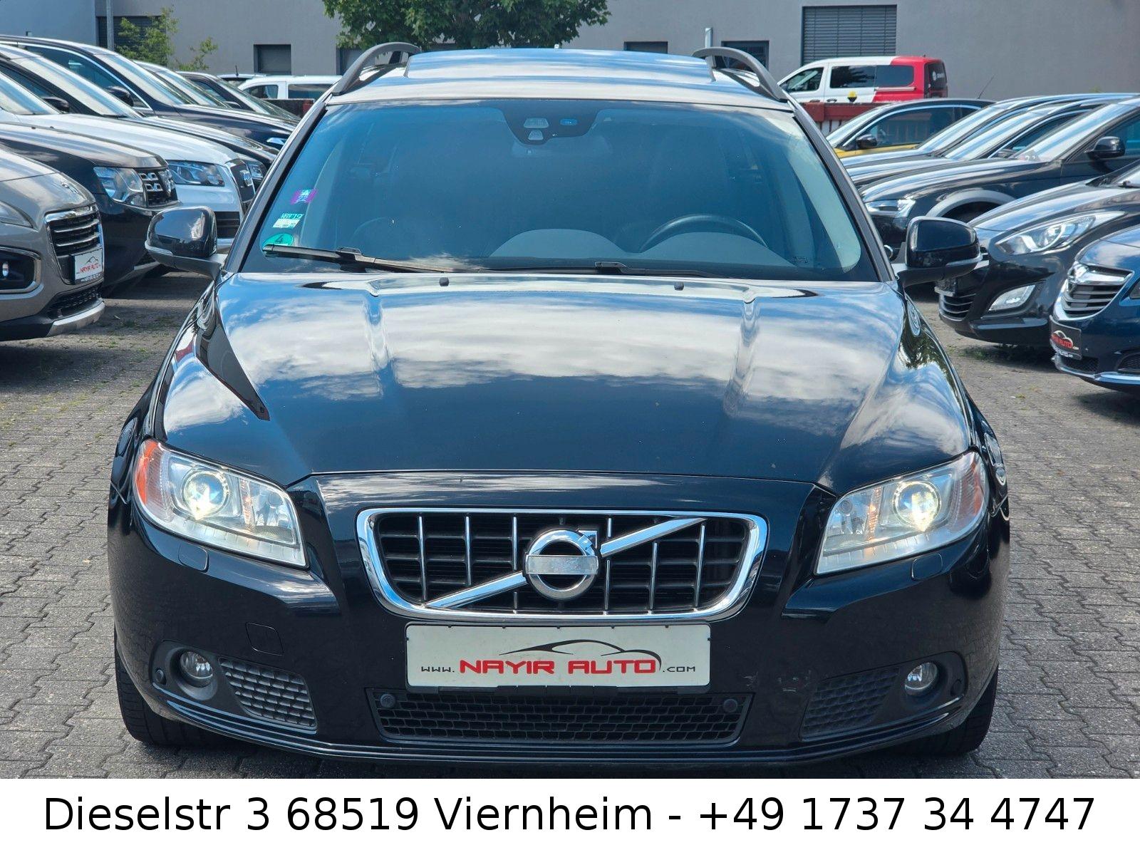 Volvo V70 2012 — rear view