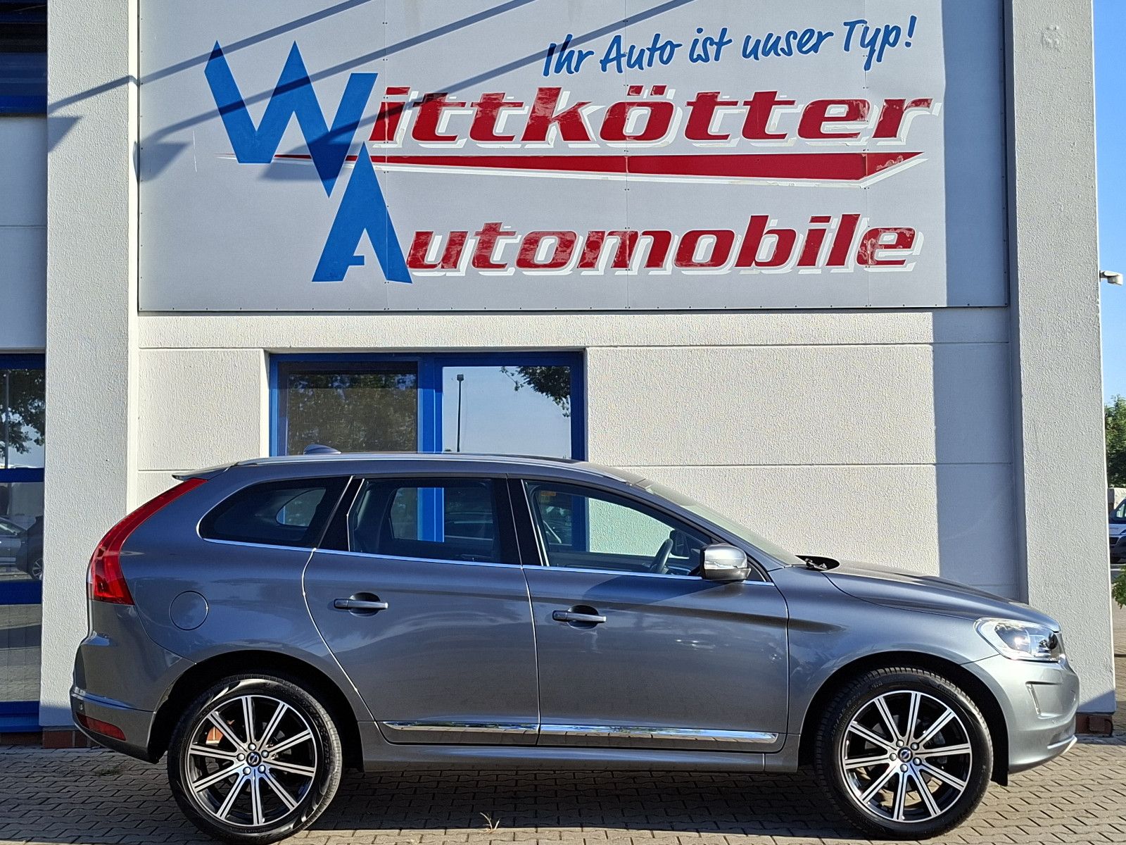 Volvo Volvo XC60 Summum 2WD Ahk,Kamera,Leder
