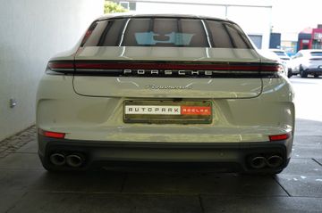 Porsche Panamera - 4