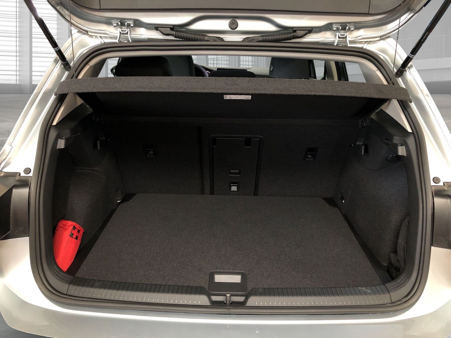Fahrzeugabbildung Volkswagen Golf Life 1.5 TSI Digitales Cockpit LED Sperrdif