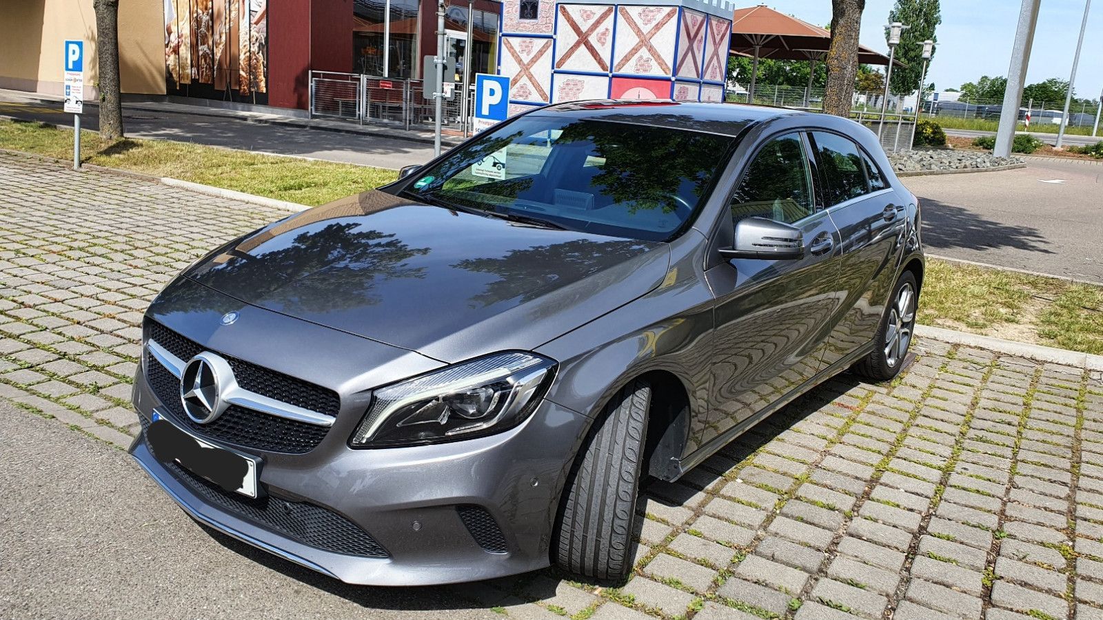 MERCEDES-BENZ A 200 d Urban LED Kamera Navi Spurhalte-As
