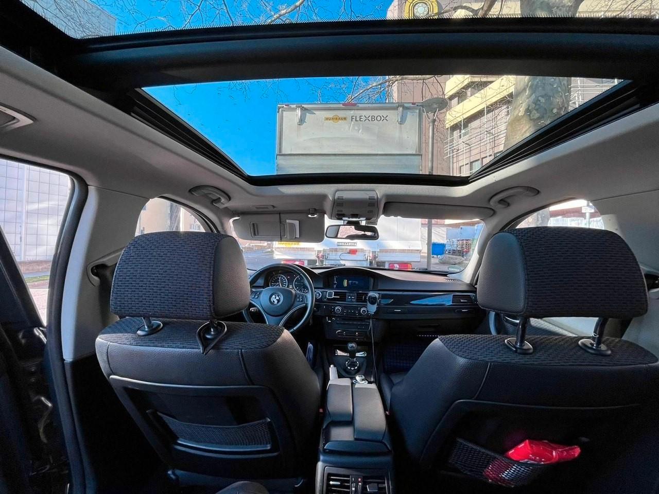 BMW 320 2011 — photo 8