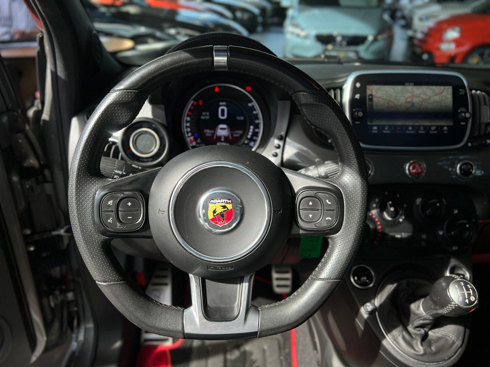 Fahrzeugabbildung Abarth 595 Skydome PANO XEN NAV SHZ PDC ALU
