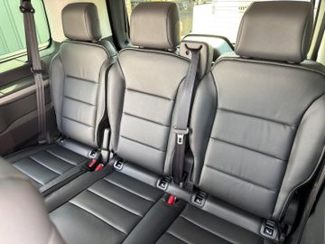 Peugeot Traveller Allure L2 Hdi 180 AHK+Leder+8-Sitzer