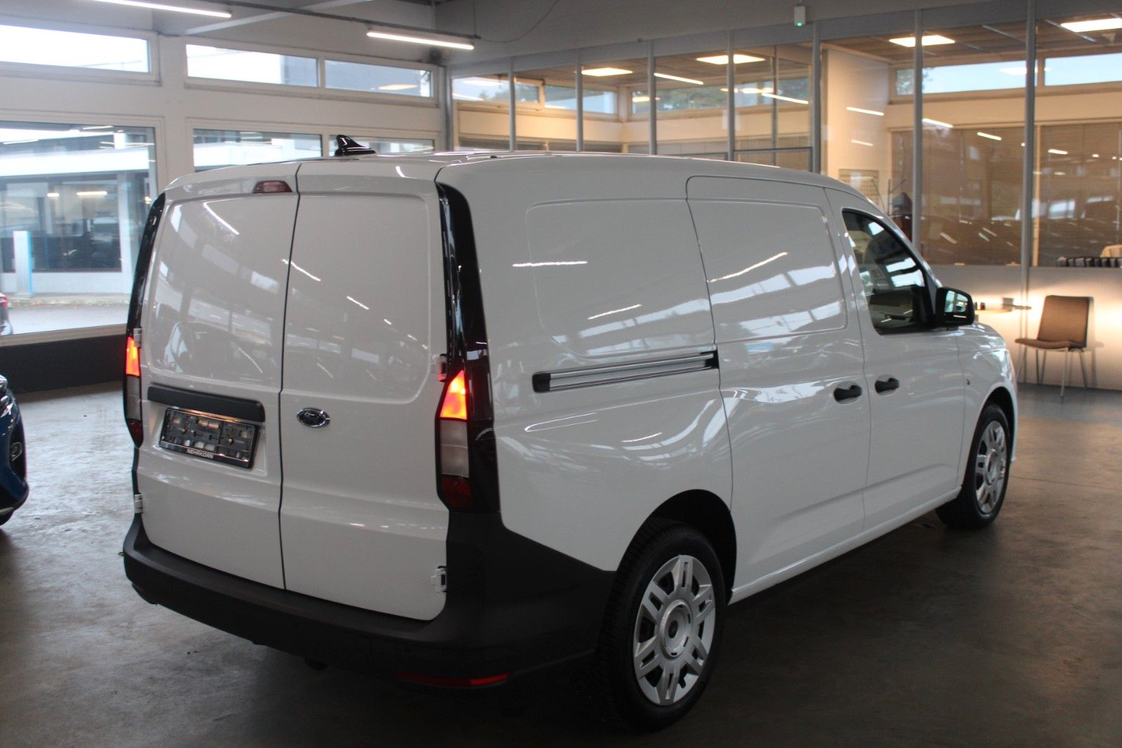 Fahrzeugabbildung Ford Transit Connect TREND L2 AHK NAVI IACC uvm.
