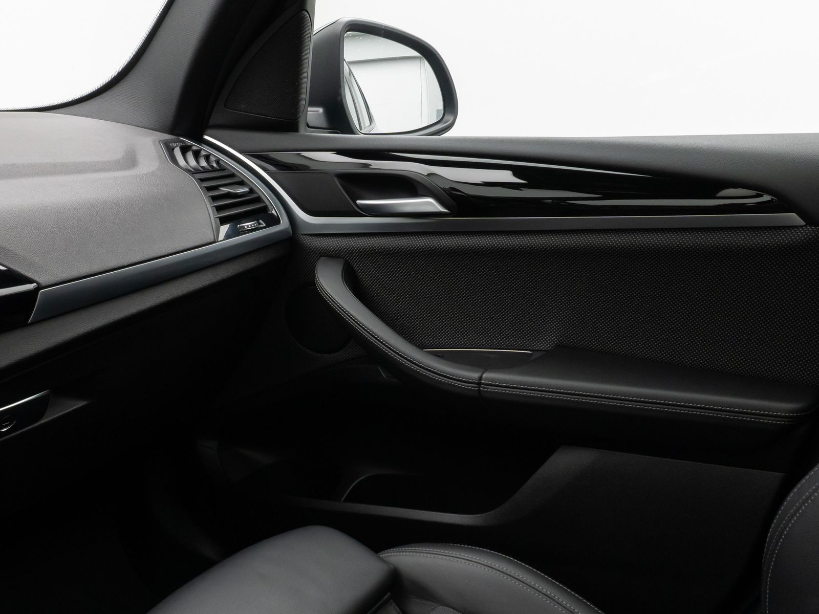 Fahrzeugabbildung BMW X3 xD30e Panorama DAB HiFi Leder M Sport 20Zoll