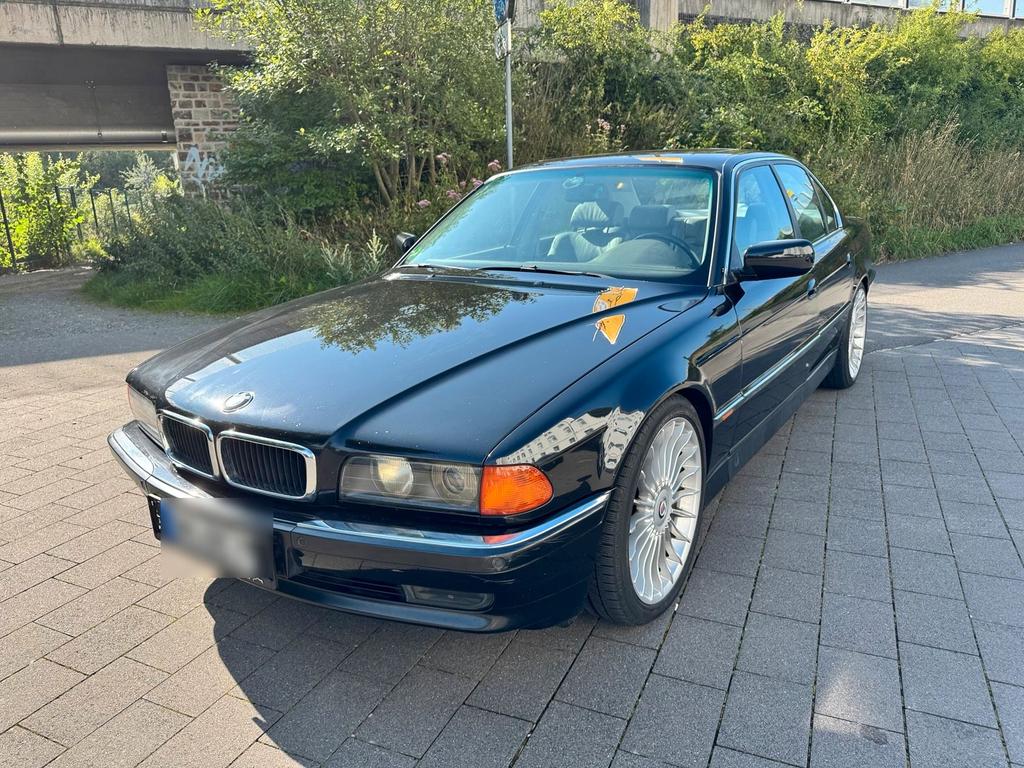 BMW 728