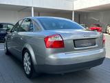 Audi A4 Lim. 2.5 TDI quattro 6-Gang S line Sportpaket - Audi A4: 2.5