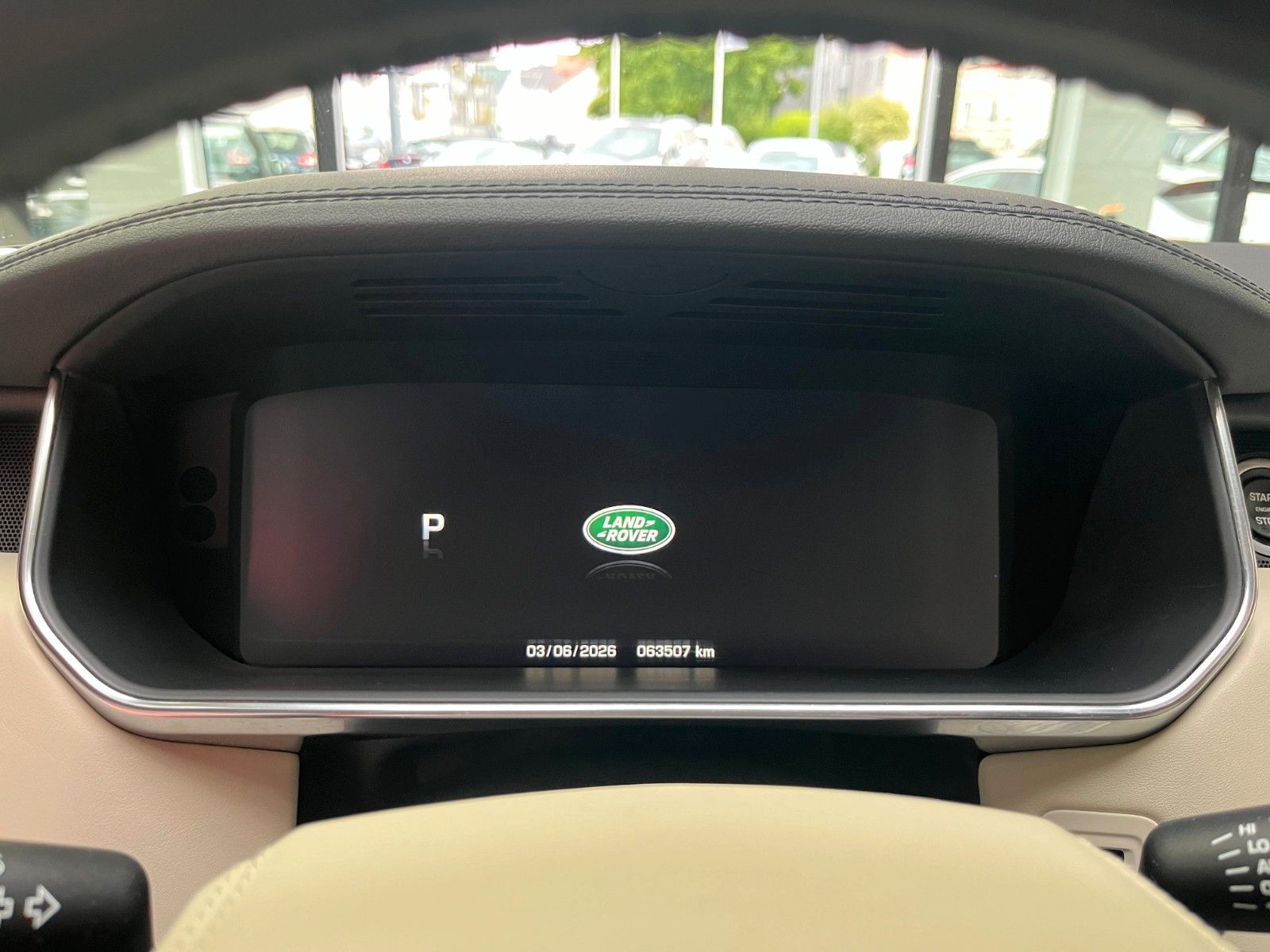 Fahrzeugabbildung Land Rover Range Rover Vogue 4.4 SDV8*Pano*AHK*