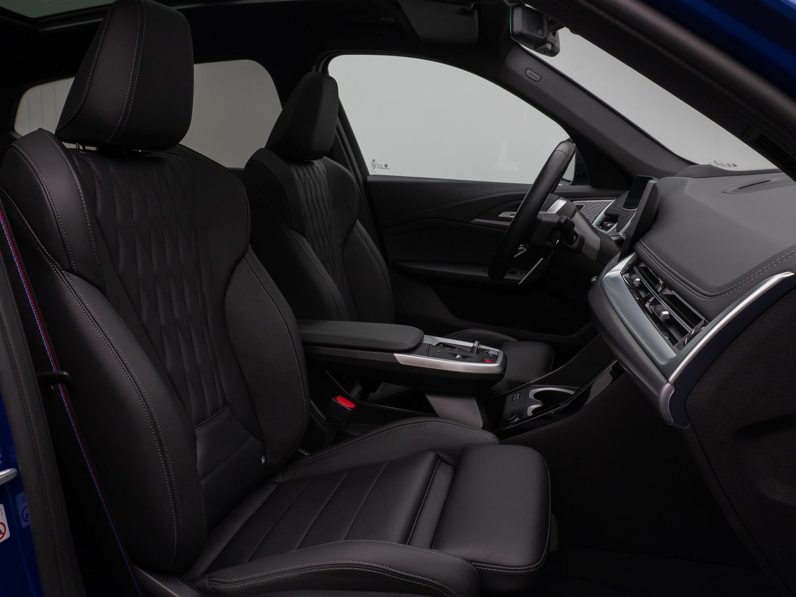 Fahrzeugabbildung BMW iX1 xD30 M Sport Pro Panorama 360°HUD DAB H/K