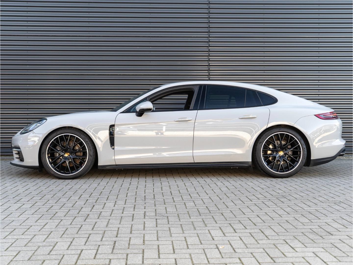 Porsche Panamera 4 21'' Luftfederung Sportabgasanlage