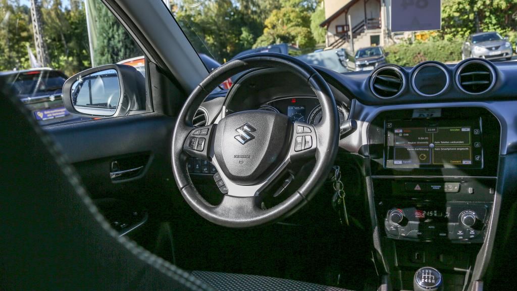 Autohaus Zimpel & Franke - Suzuki VITARA 1.4 Comfort 4x4+SHZ+RFK - Bild 10 Autohaus Zimpel & Franke - Suzuki VITARA 1.4 Comfort 4x4+SHZ+RFK - Bild 10