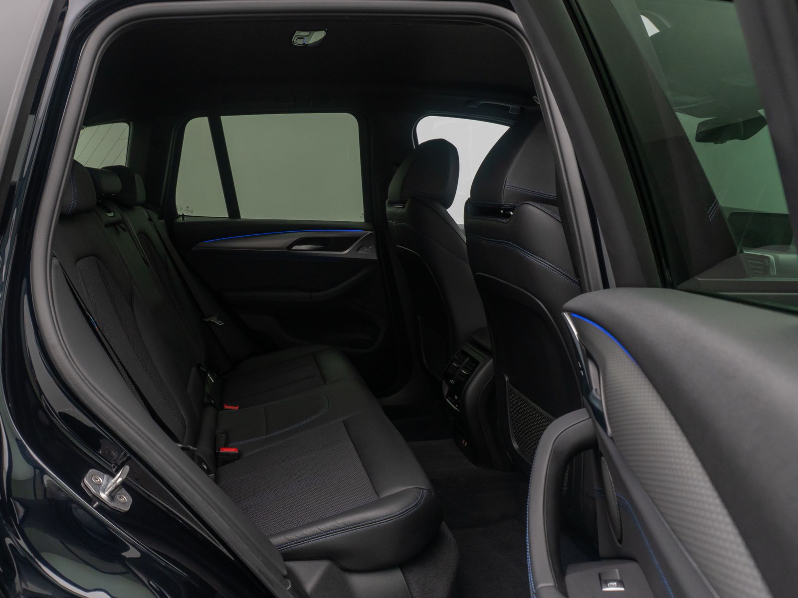 Fahrzeugabbildung BMW X3 xD20i M Sport Alarm HUD DAB Kamera HiFi Komfo