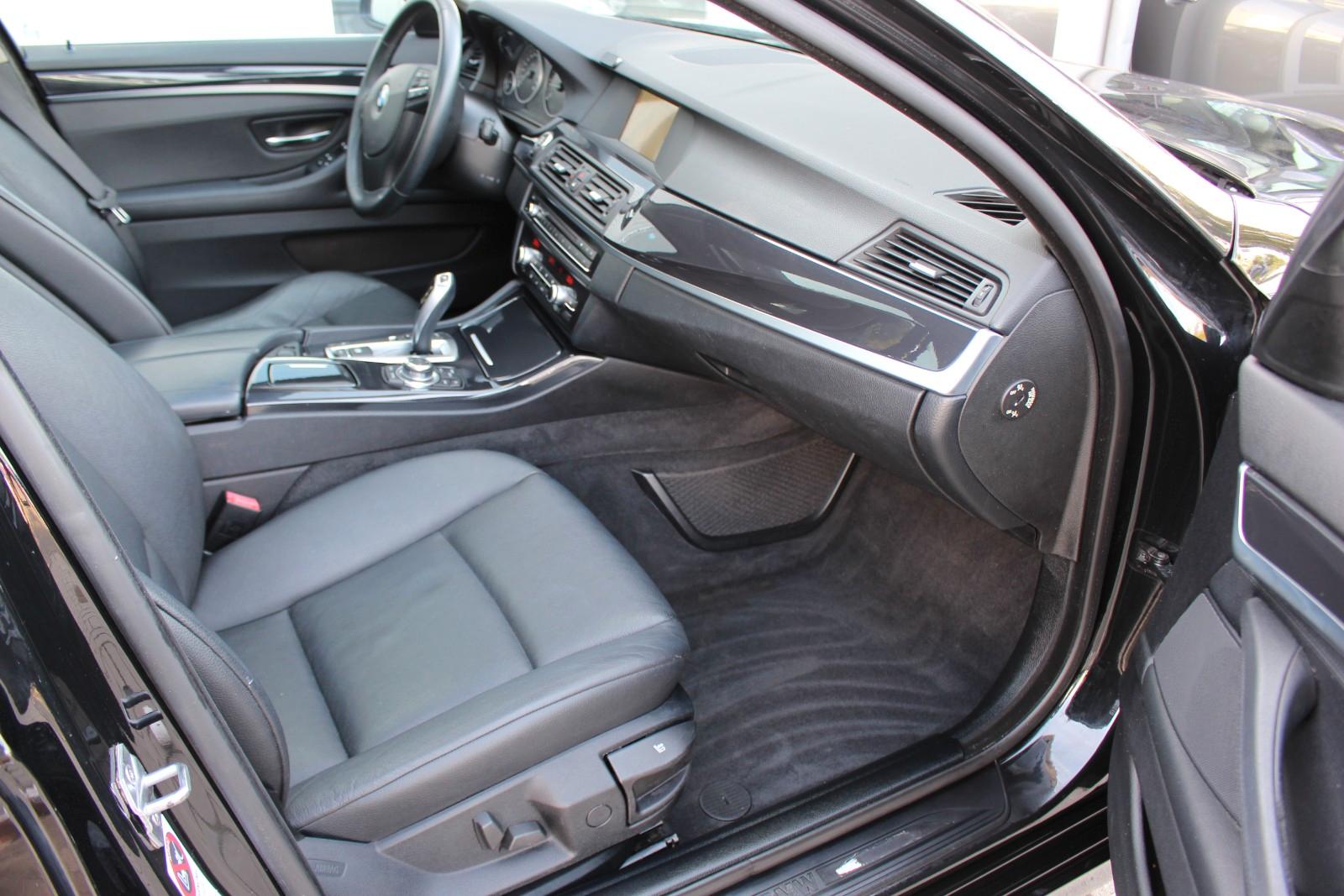 BMW 520d Touring Autom.+1.Hand+Pano+Schiebed.+Kamera