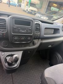 Opel Vivaro - 10