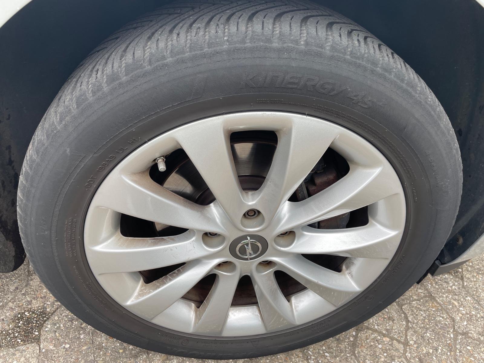 Opel Astra 2015 — photo 18