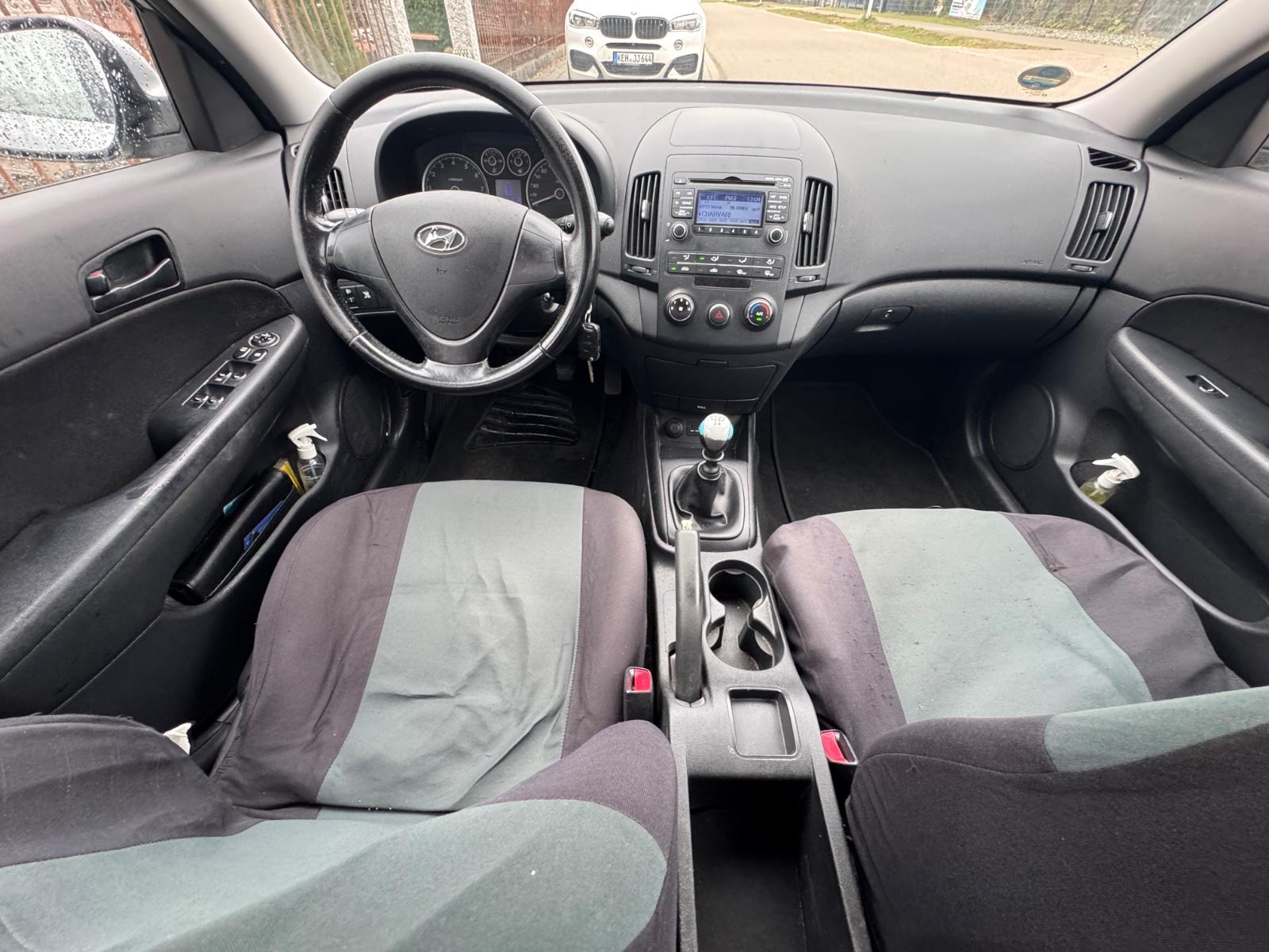 Hyundai i30 2009 — photo 12