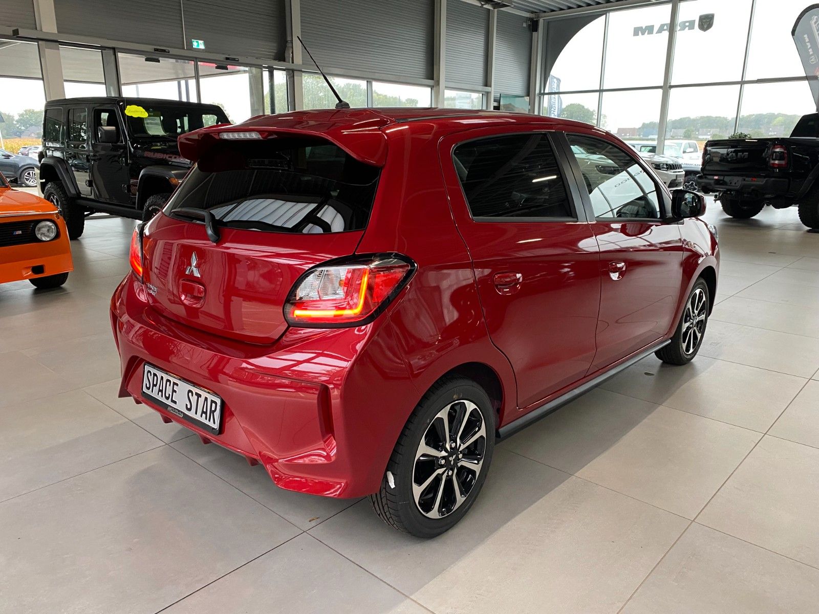Fahrzeugabbildung Mitsubishi Space Star 1,2 Select Plus + Kamera Tempomat Top