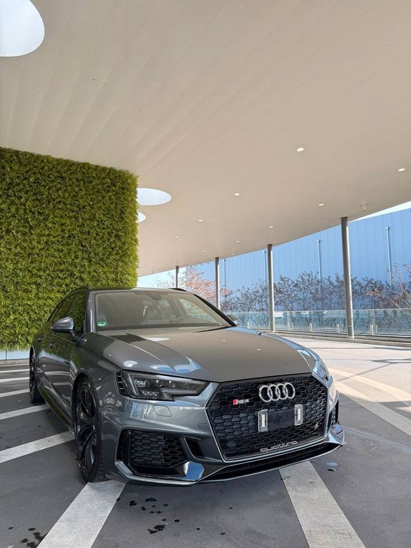 Image of Audi RS4