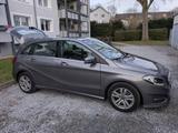 Mercedes-Benz B 180 DCT - Style  · Minivan · 93.400 km  - Mercedes-Benz B 180 von privat