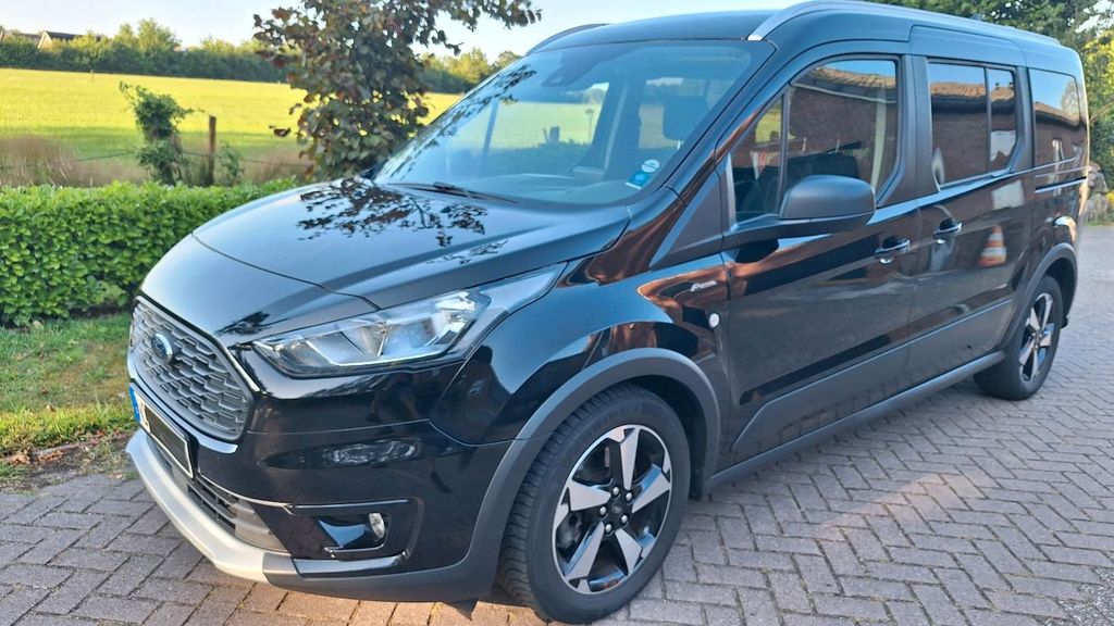 Image of Ford Grand Tourneo