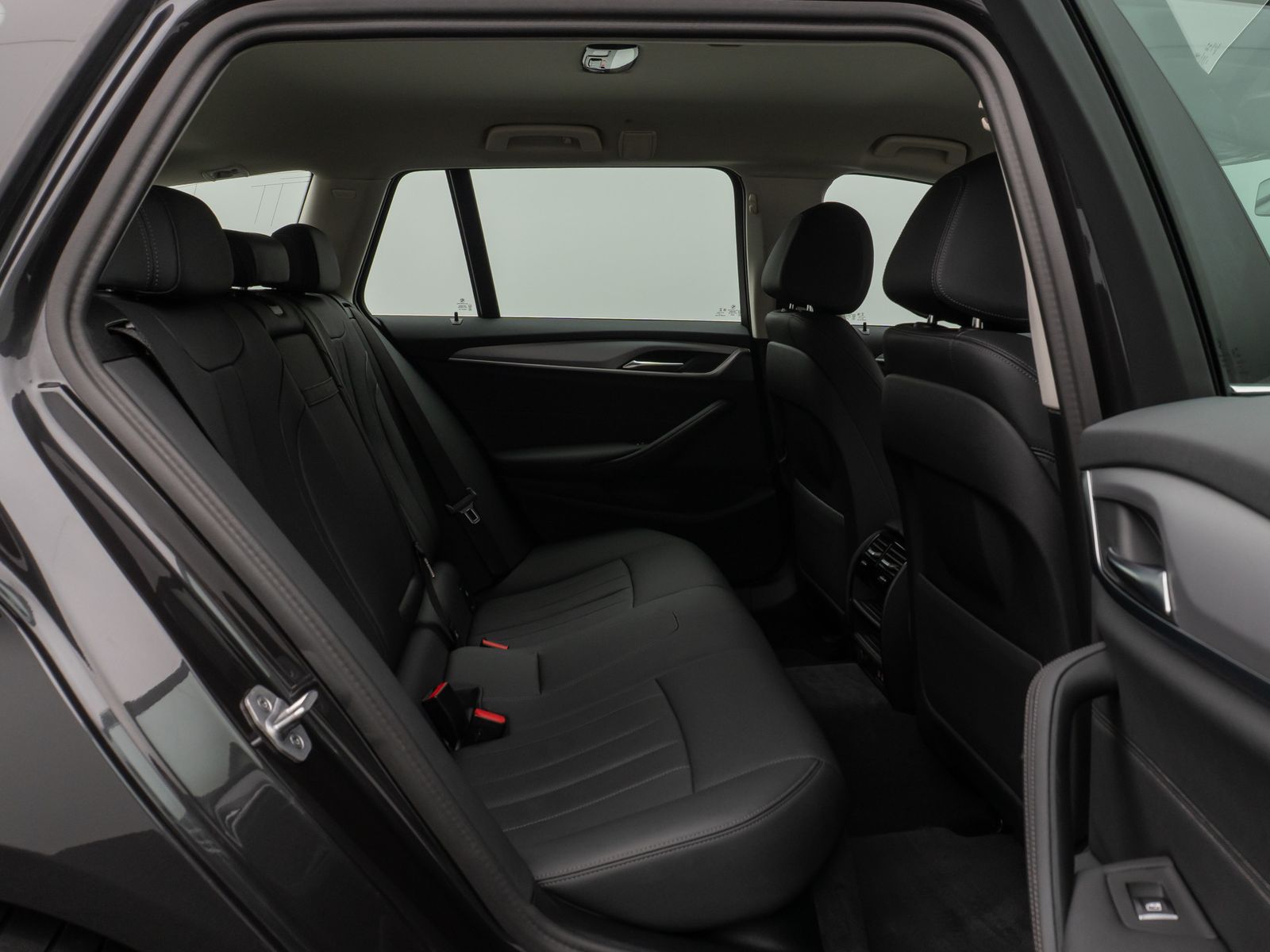 Fahrzeugabbildung BMW 520i PDC DAB CockPitPro Sitzhzg Alarm LED Leder