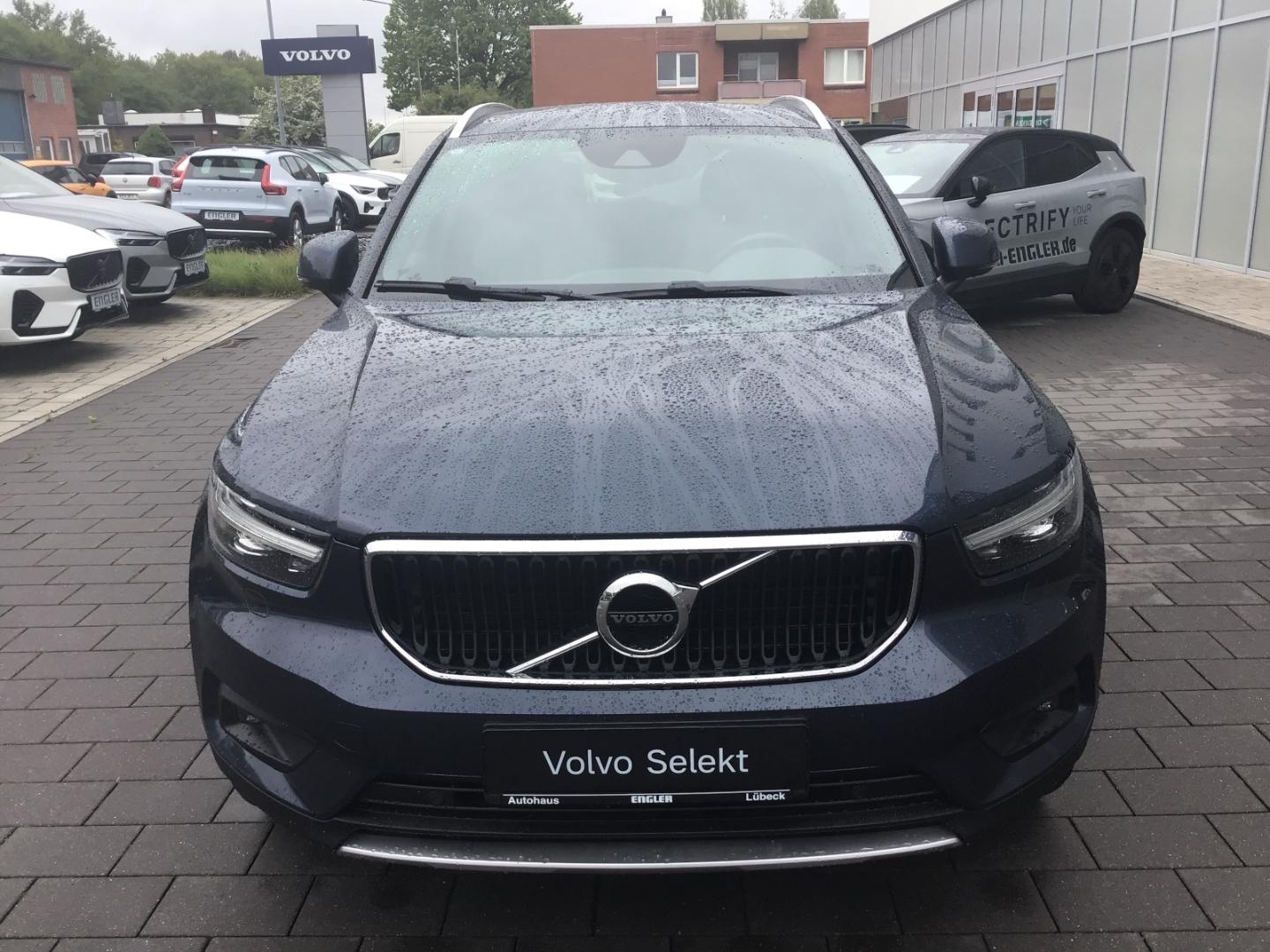 Volvo XC40 T2 Momentum Pro AHK Cam