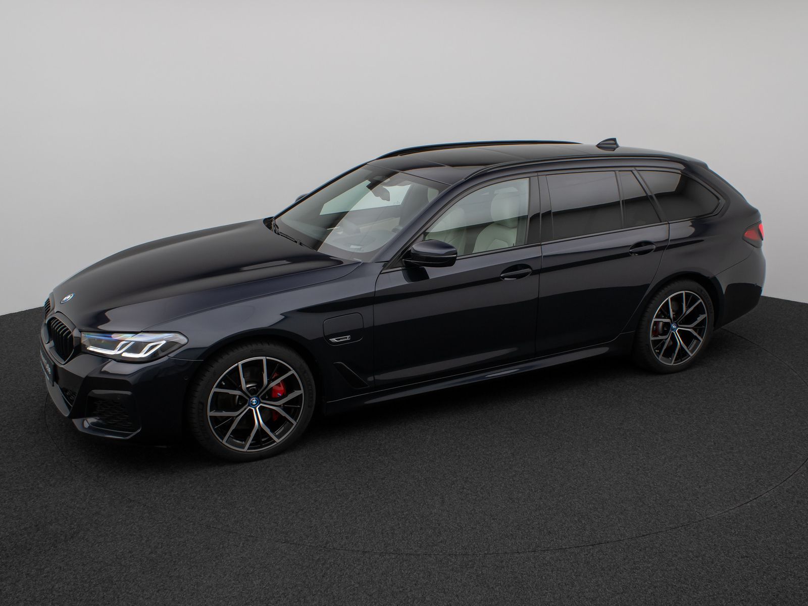 Fahrzeugabbildung BMW 530e xD M Sport Pro Panoram Kamera Laser HUD H/K
