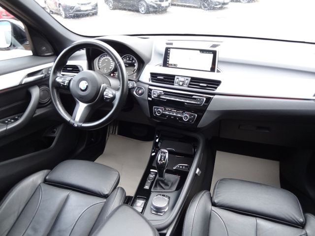 Fahrzeugabbildung BMW X1 xDrive 20i M-Sport/HUD/Pano/Kam/AHK/Navi/