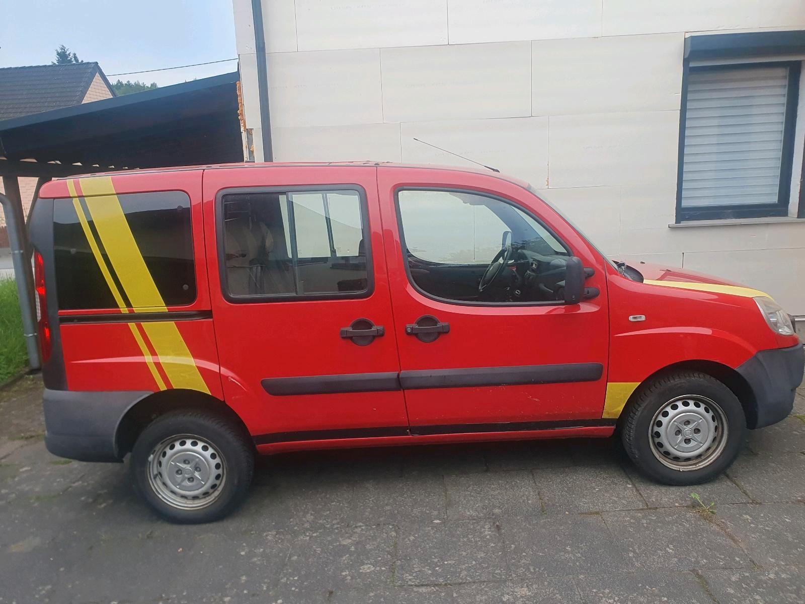 Fiat Doblo 2011 — rear view