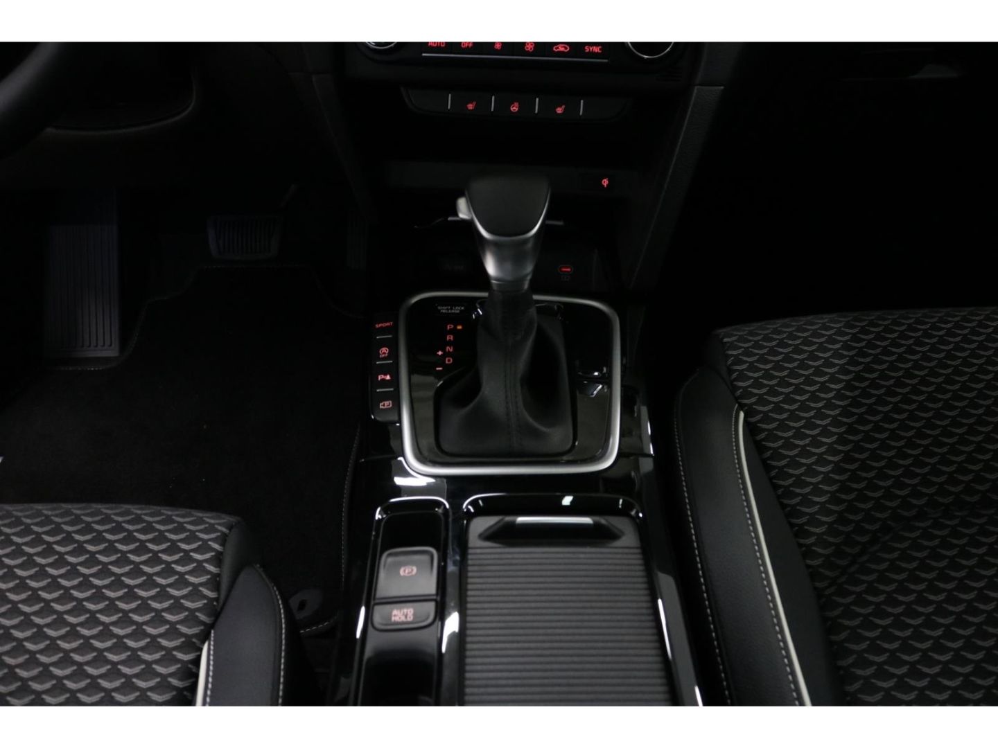 Fahrzeugabbildung Kia Ceed_sw Spirit Panoramadach Memory-Sitze Navi
