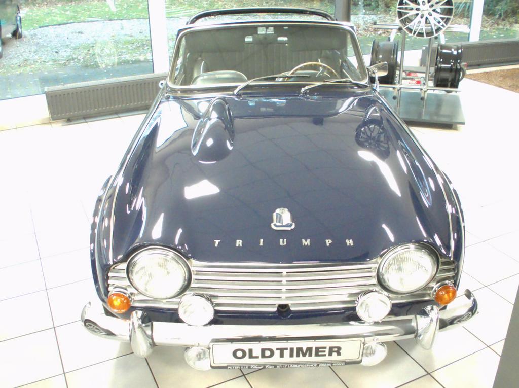 Triumph TR4