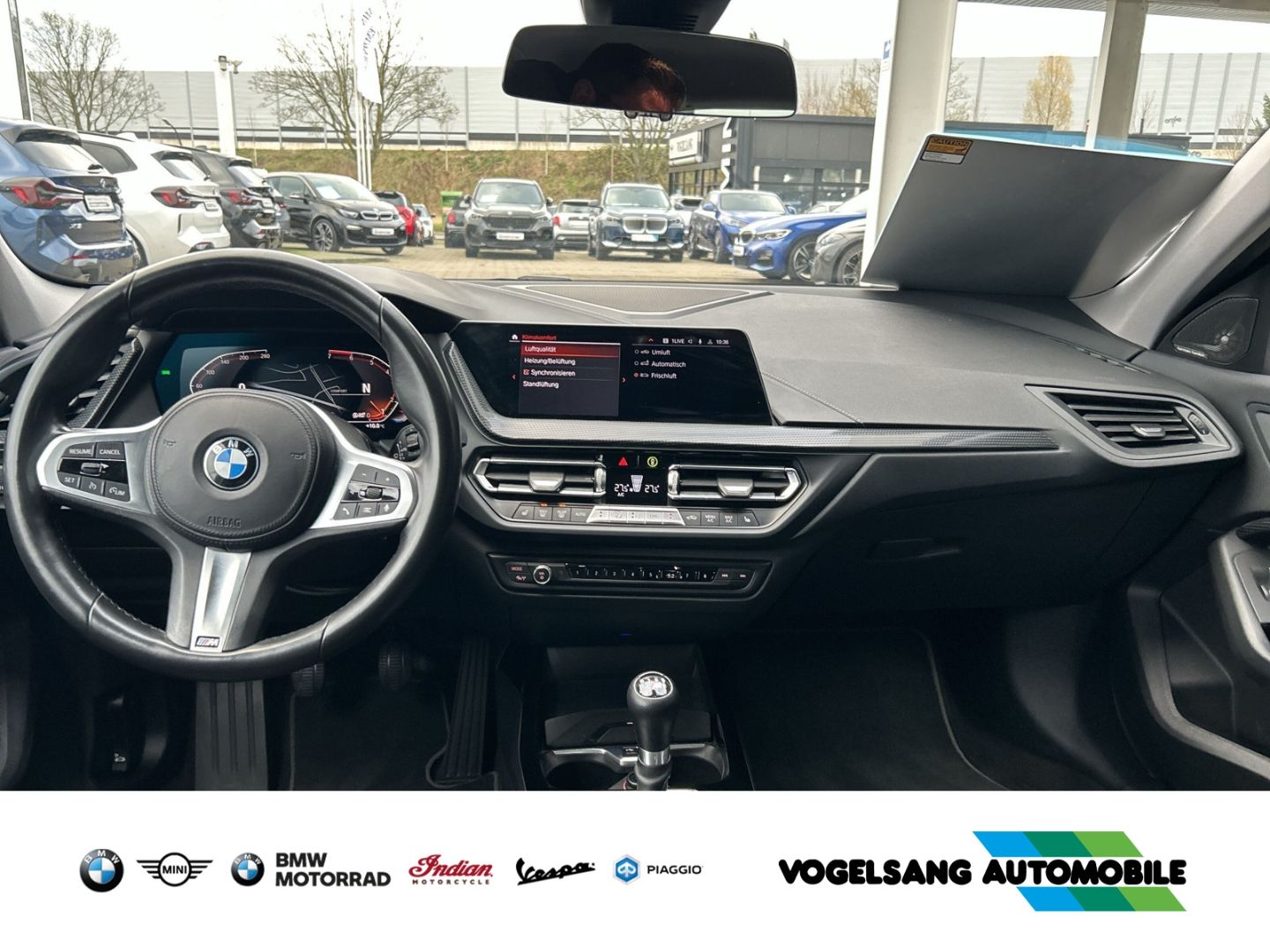 Fahrzeugabbildung BMW 118 Sport Line Head-Up Navi groß Harman/Kardon L