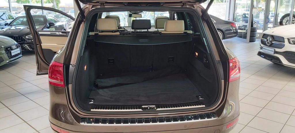 Volkswagen Touareg V6 3.0 TDI AHK PANO STANDH NETTO 16.500