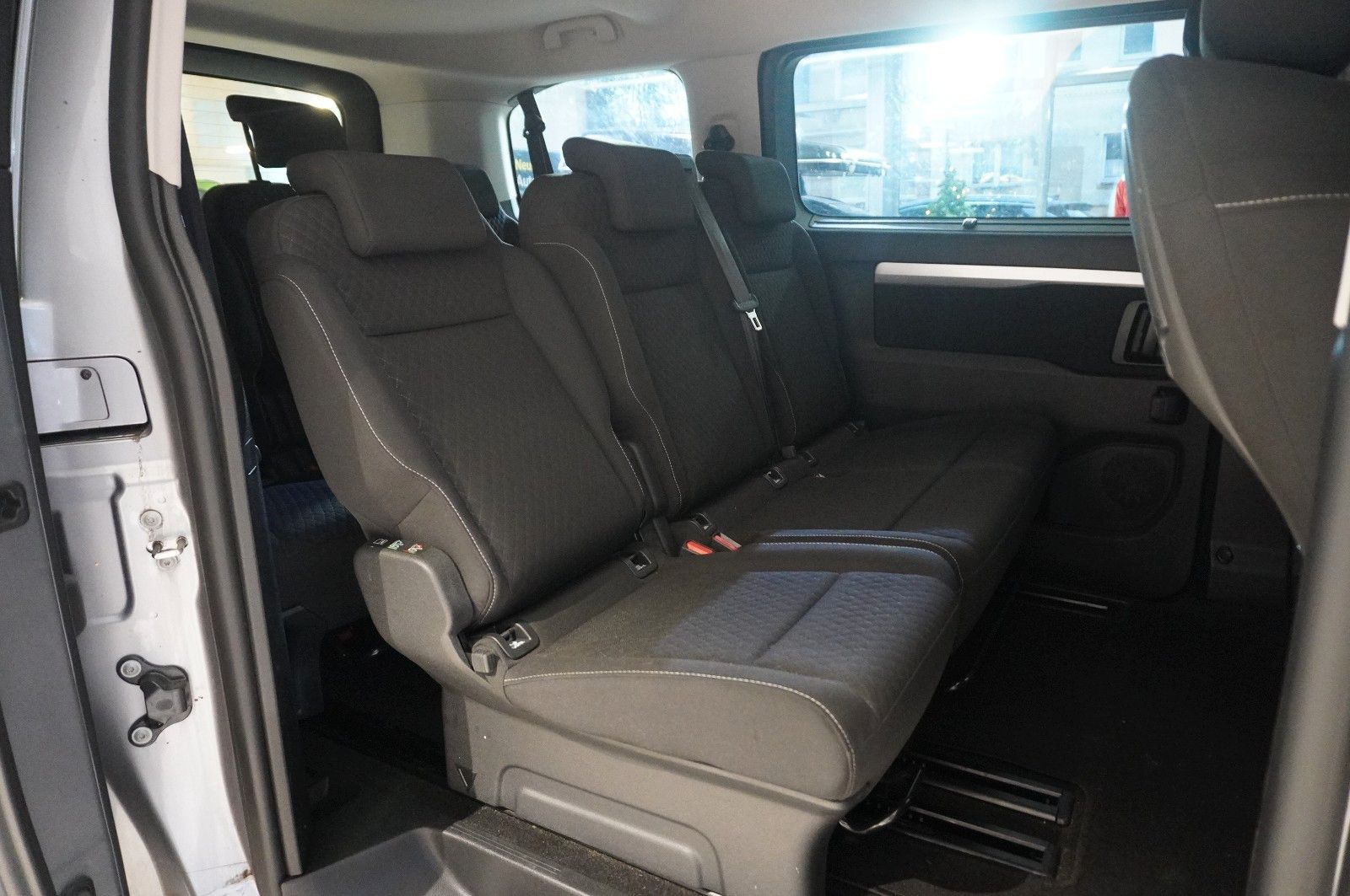 Fahrzeugabbildung Opel Zafira Life 2.0D "M" EDITION 8-SITZ NAVI/HUD/DAB