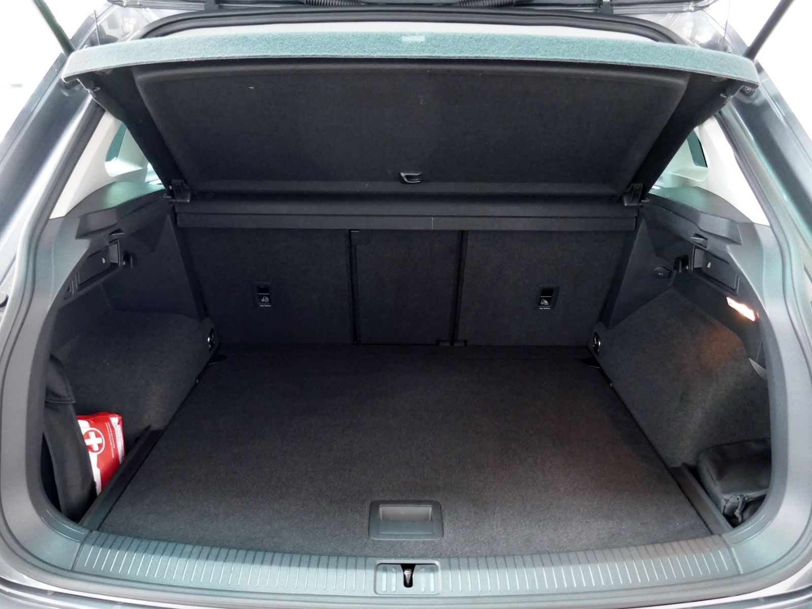 Fahrzeugabbildung Volkswagen Tiguan Highline 2.0 TDI 4MOTION LED AHK RFK ACC