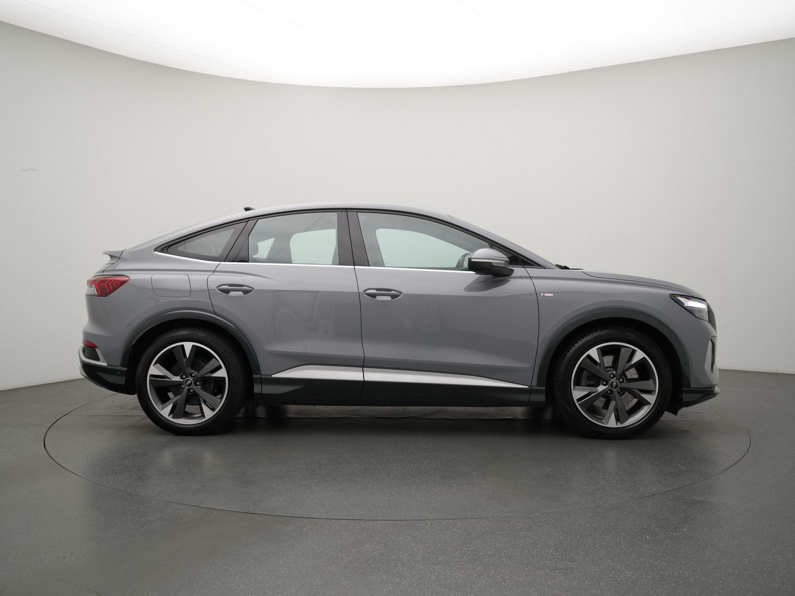 Audi Q4 Sportback VIRT ACC NAVI KAM PDC LED imagem 3