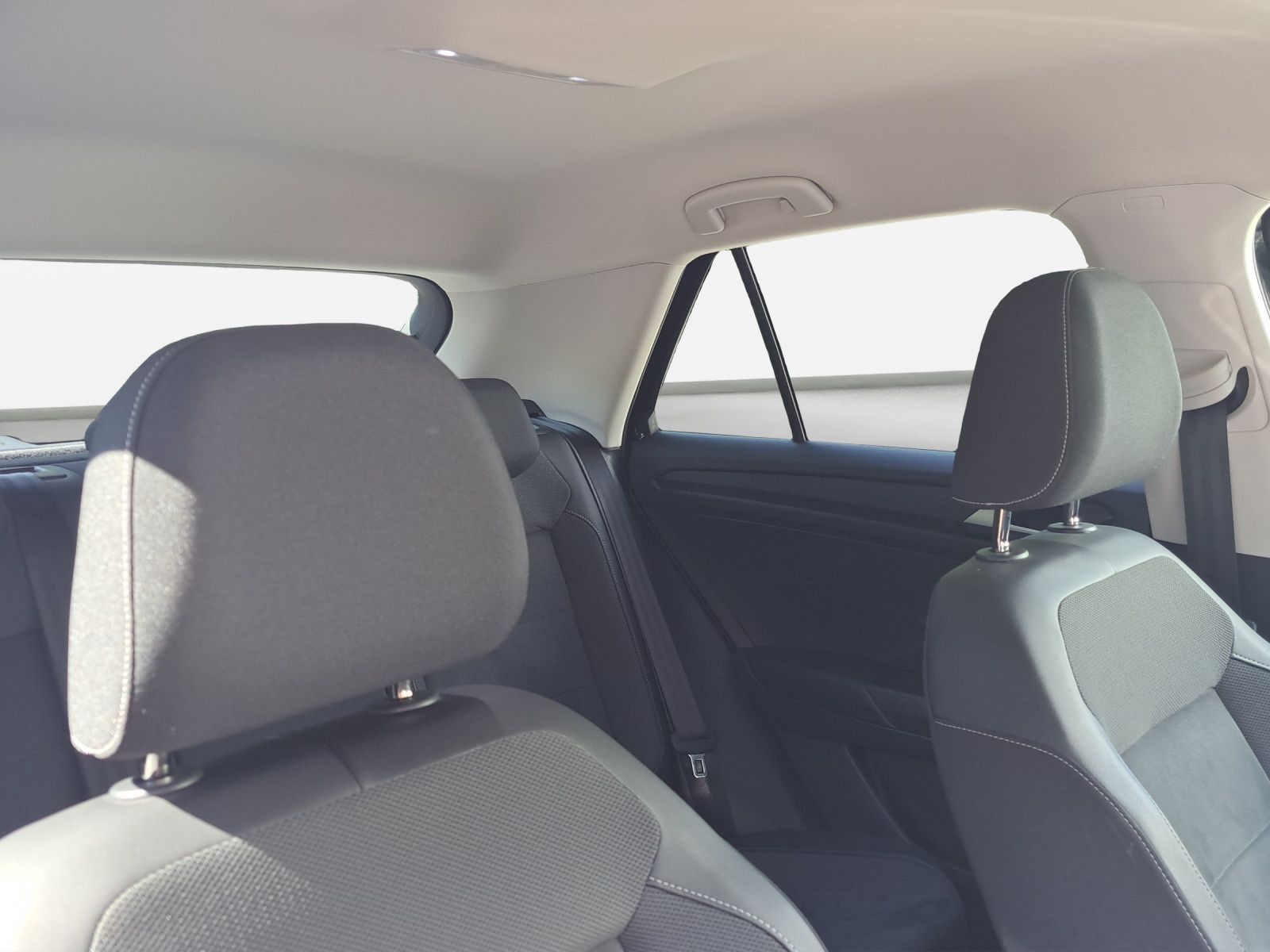 Volkswagen T-Roc - Bild 10