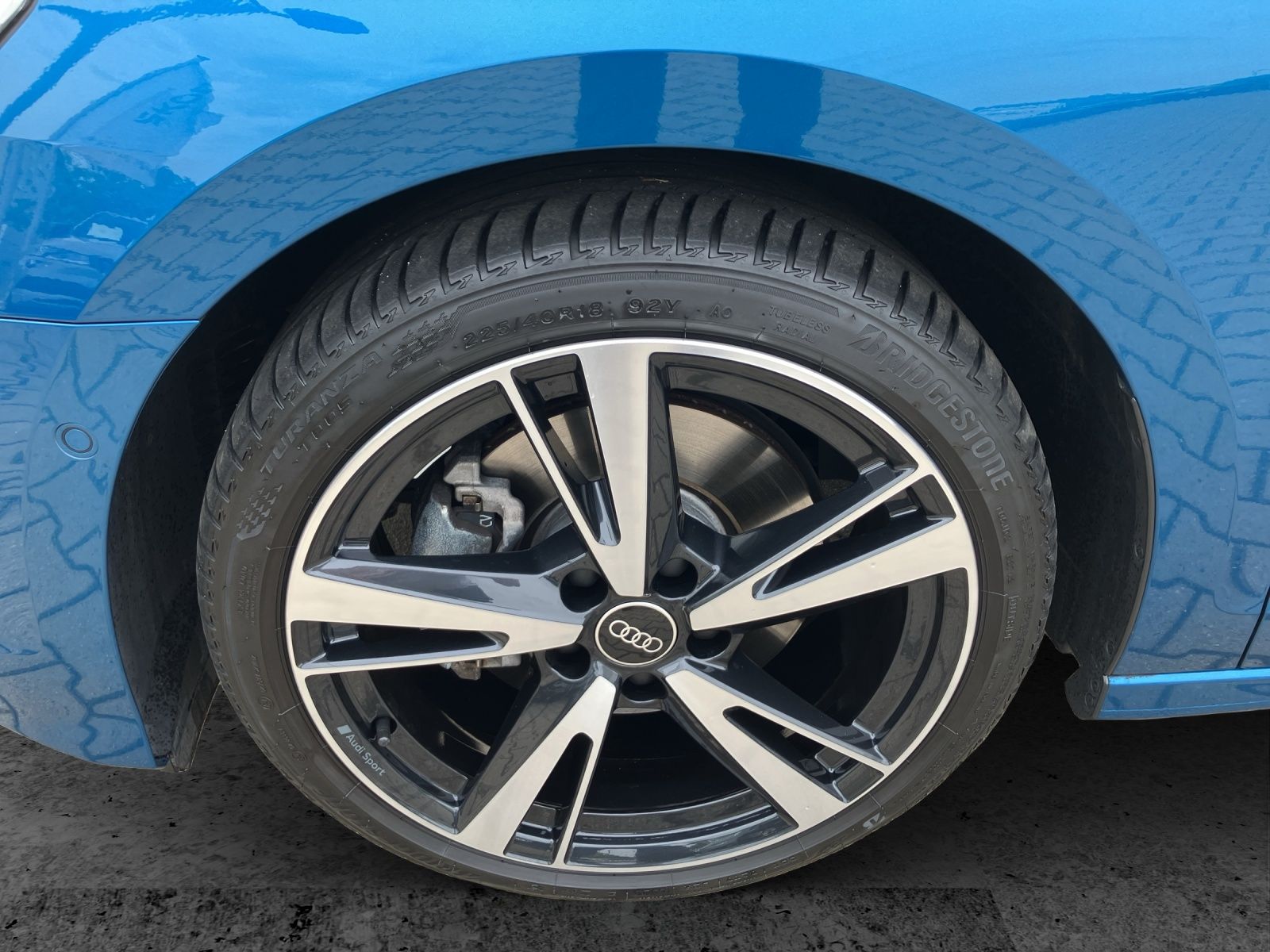 Fahrzeugabbildung Audi A3 Limousine 35 TFSI advanced MATRIX Navi ACC AH