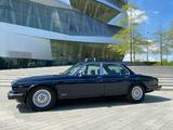 Jaguar XJ12 - Jaguar: 12
