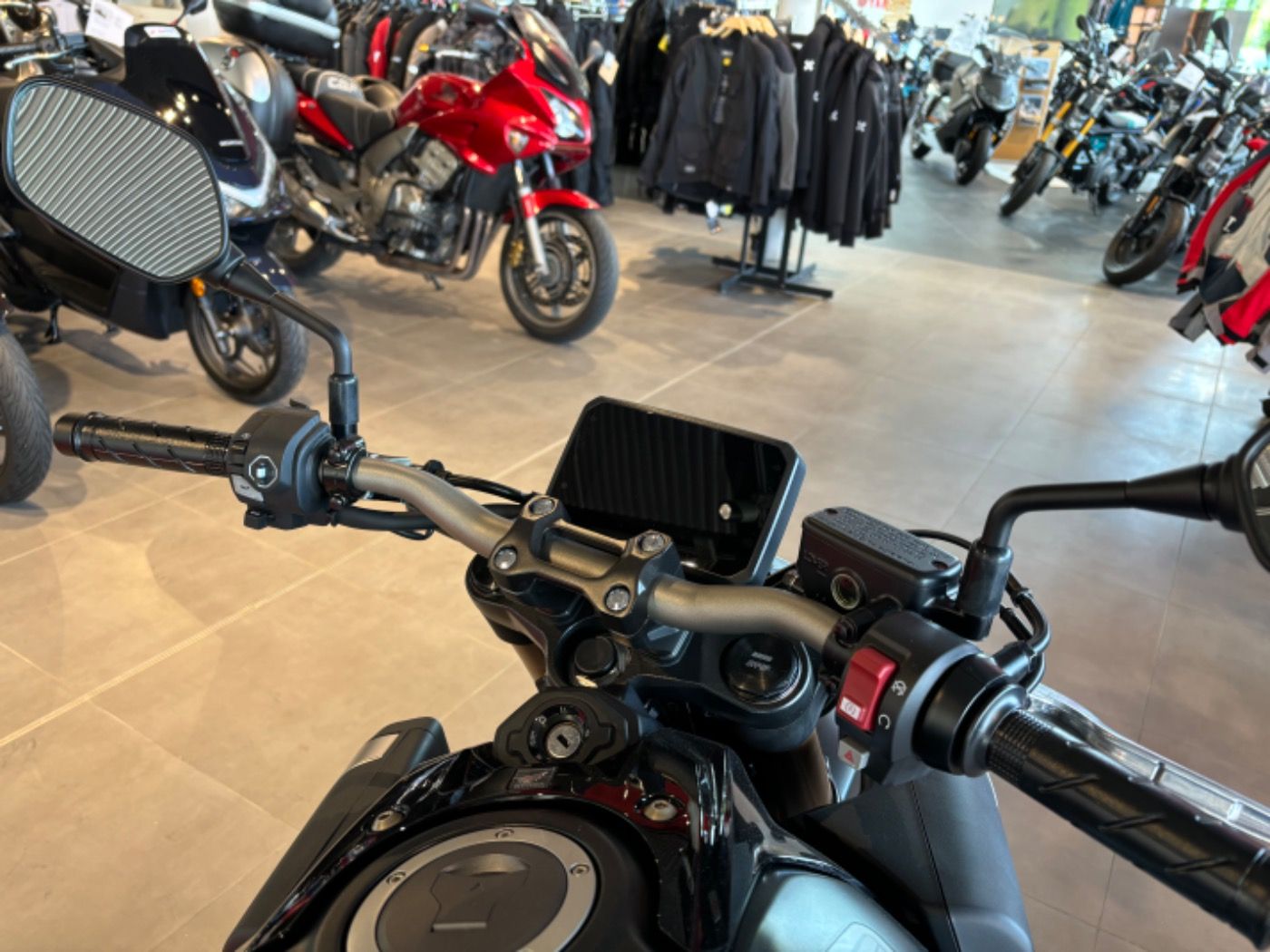 Fahrzeugabbildung Honda CB 650 R E-Clutch 2025