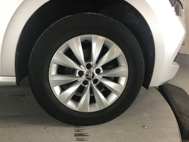 Fahrzeugabbildung Skoda Kamiq Ambition 1.5 TSI DSG/Navi/AHK/ACC/Kamera