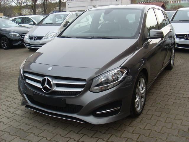 Mercedes-Benz B 180
