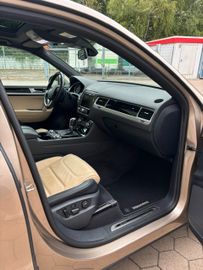 Volkswagen Touareg - 10