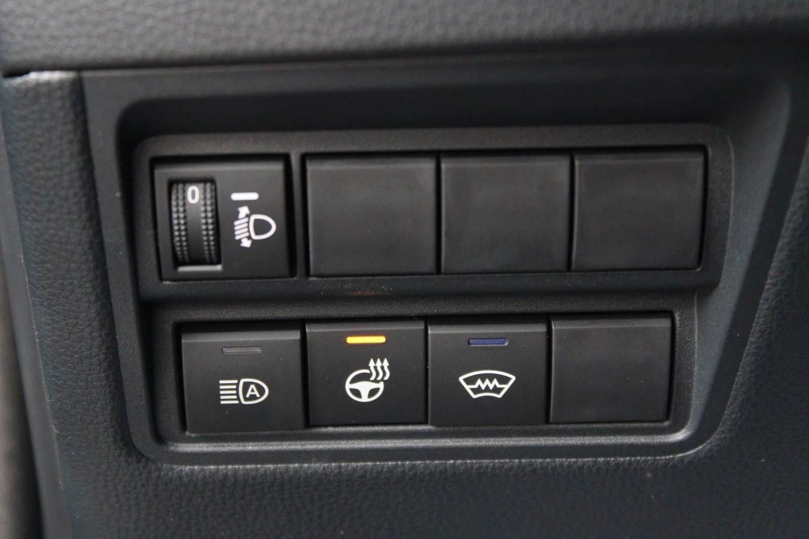 Fahrzeugabbildung Toyota Yaris Cross Hybrid Teamplayer+Winter+Safety