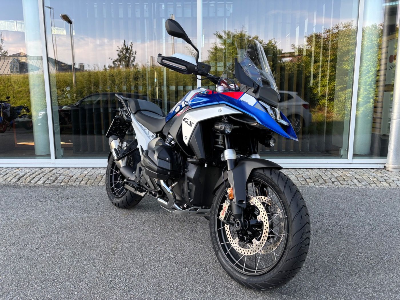 Fahrzeugabbildung BMW R 1300 GS Trophy ASA inkl. Zubehörgutschein 1.30