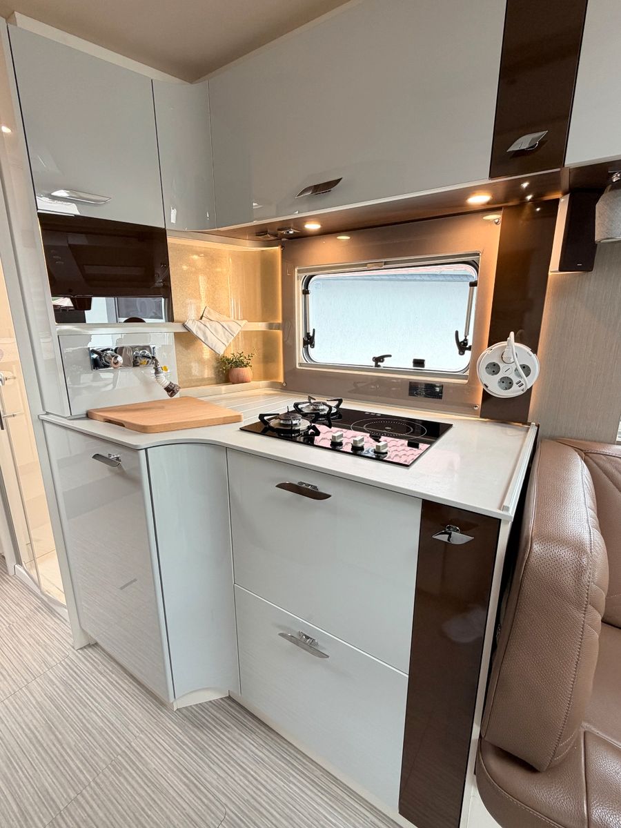 Fahrzeugabbildung Bürstner Elegance I 920 G