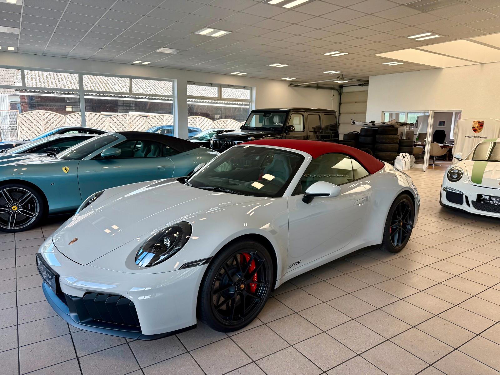 Porsche 911 992 Carrera 4 GTS Cabrio