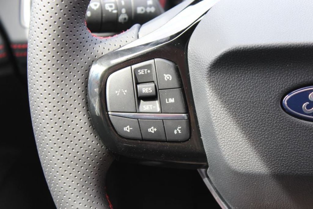 Fahrzeugabbildung Ford Puma ST-LINE Neues Modell