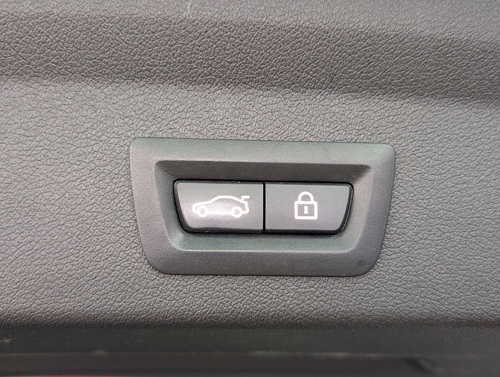 Fahrzeugabbildung BMW 120 i M Sport Shadow-Line AHK VIRT APP AMBI LED